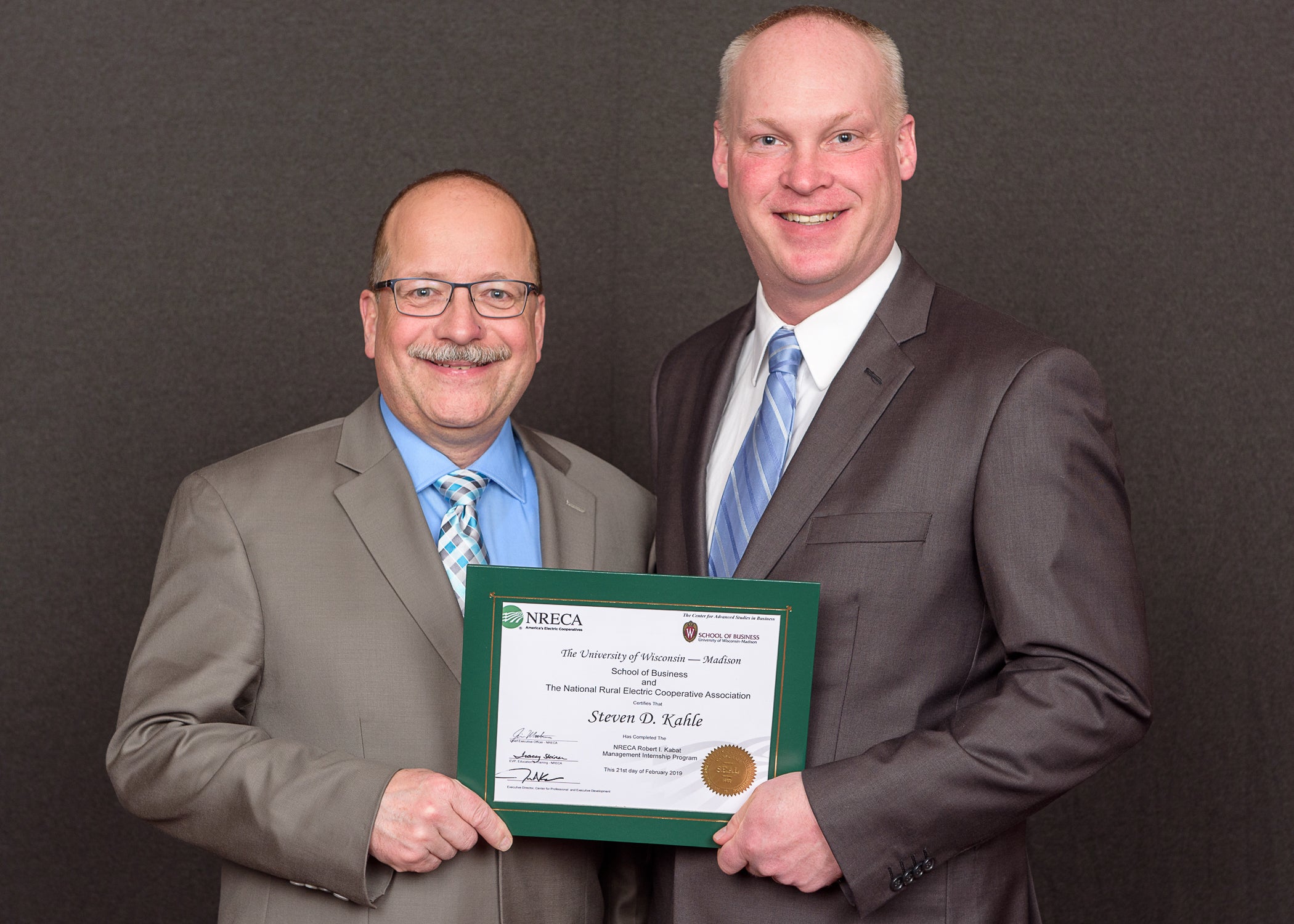 Steve Kahle earning his MIP certificate from NRECA