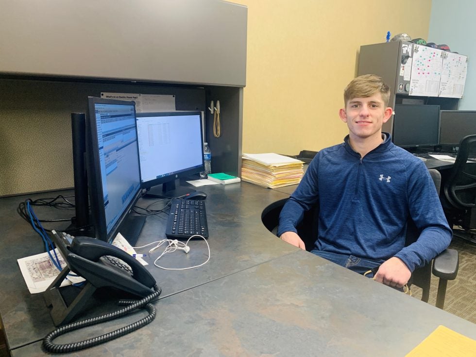 Hunter-Kauser-Engineering-Intern-at-desk-980x735.jpg